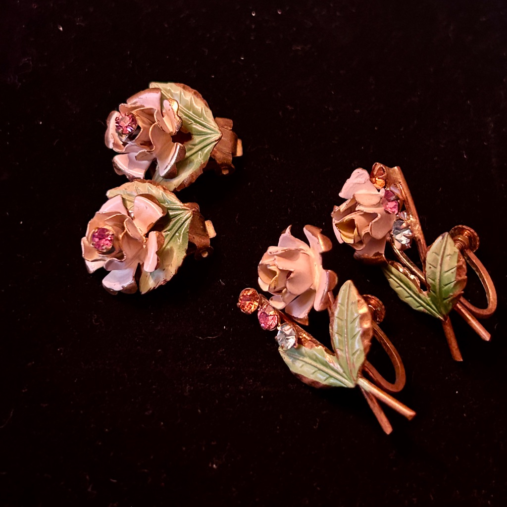Vintage Austria Screw Back Clip On Earrings Spring Easter Flowers 48$